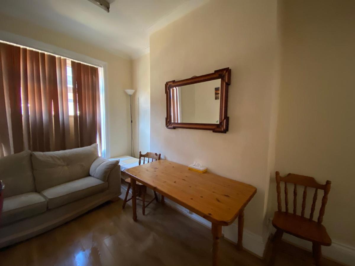 Central Bolton Accommodation الغرفة الصورة