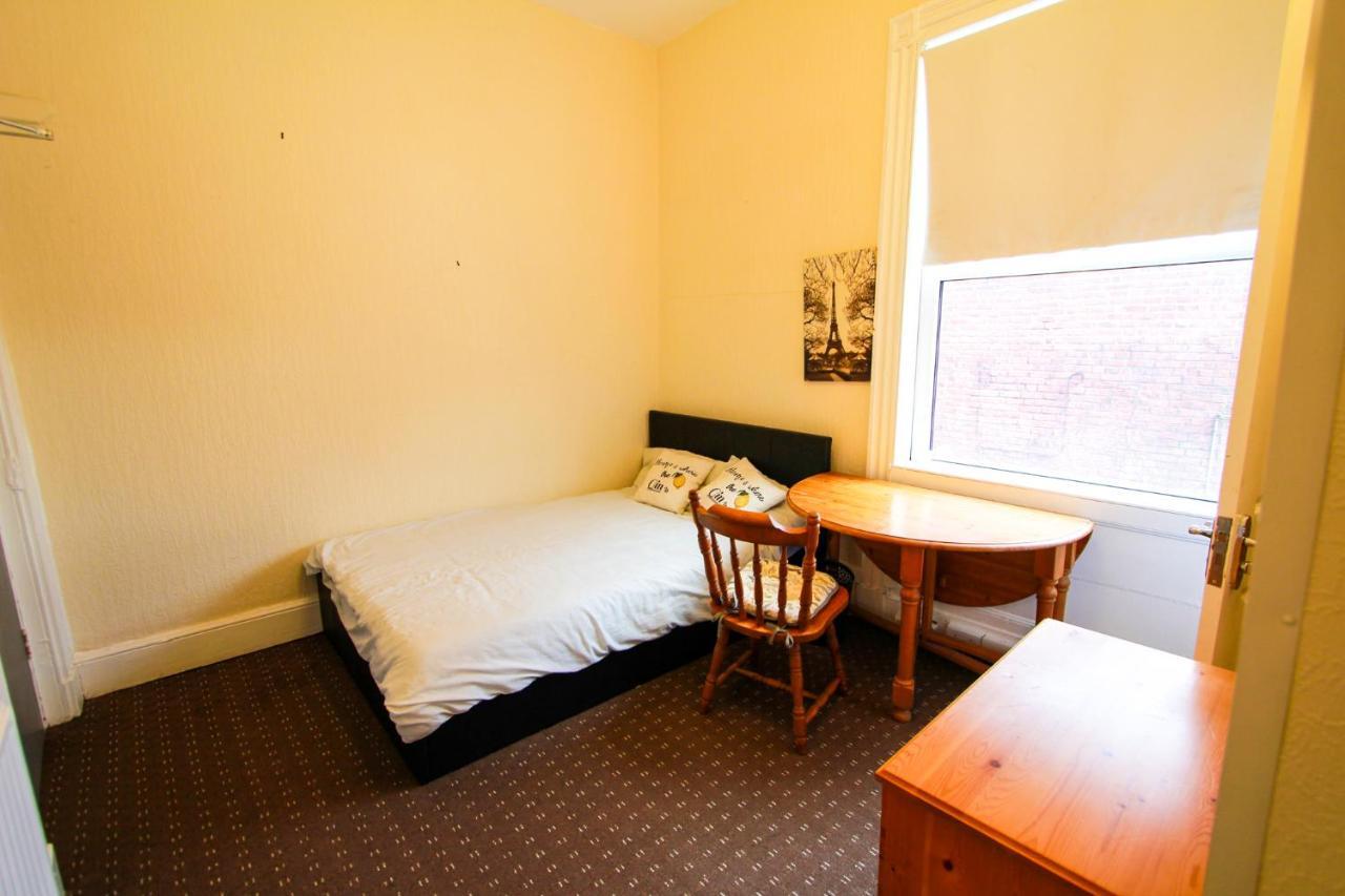 Central Bolton Accommodation المظهر الخارجي الصورة